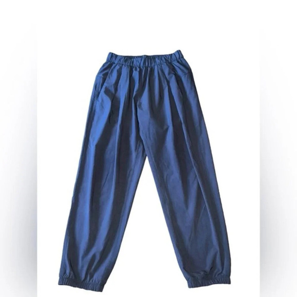 Lululemon black Unlined Black Joggers sz 4 - Picture 4 of 4